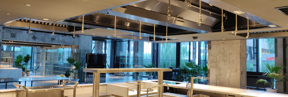 Hình ảnh khu bếp được lắp đặt hệ thống chữa cháy khu bếp hóa chất ướt 